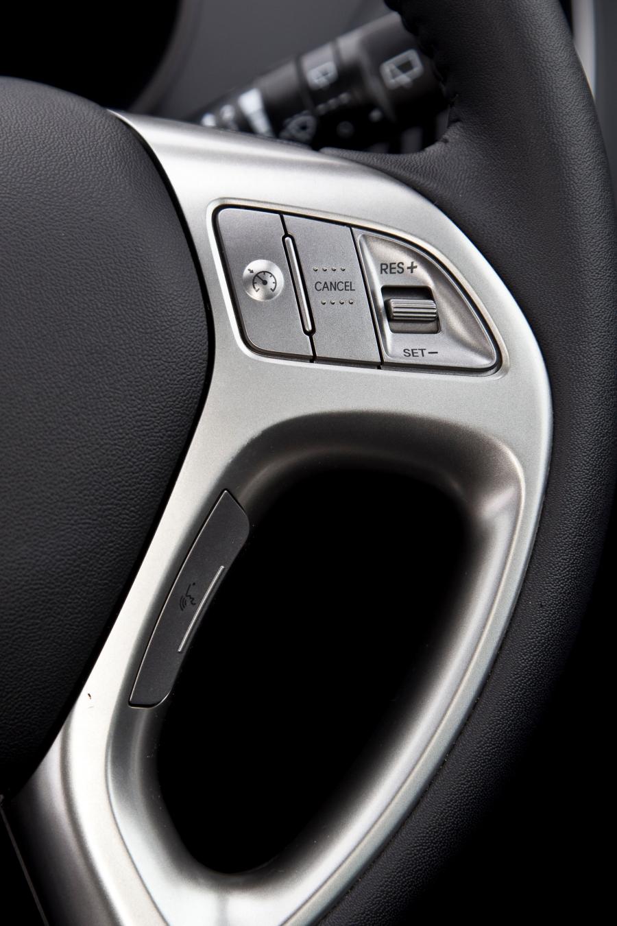  Hyundai ix35 2013 года  (UK) (фото 12 из 93)